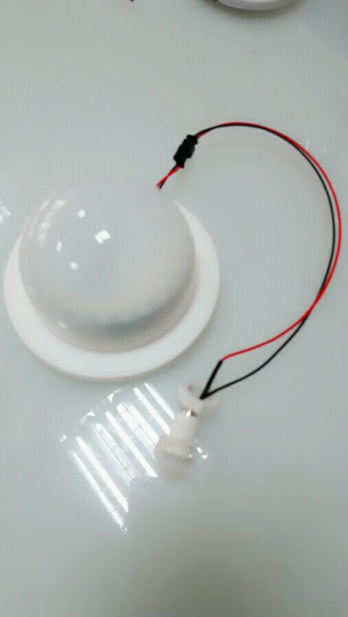 VC-L117-D01 light body with connecting lead and separate side-charging port